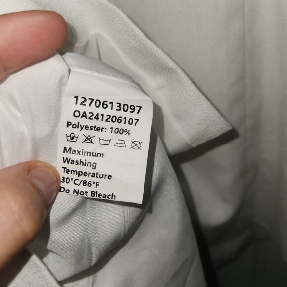 NWT - Commense Button Detail Sleeveless Vest - White - Size M (US 6) - Picture 7 of 7